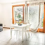 Tastefully Furnished Flat With Pool And Area Apartamento