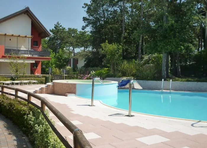 Tastefully Furnished Flat With Pool And Area * Bibione