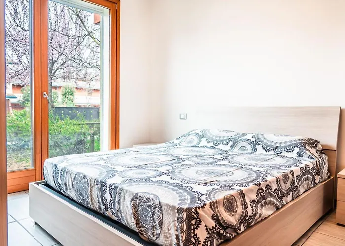 Tastefully Furnished Flat With Pool And Area Appartamento