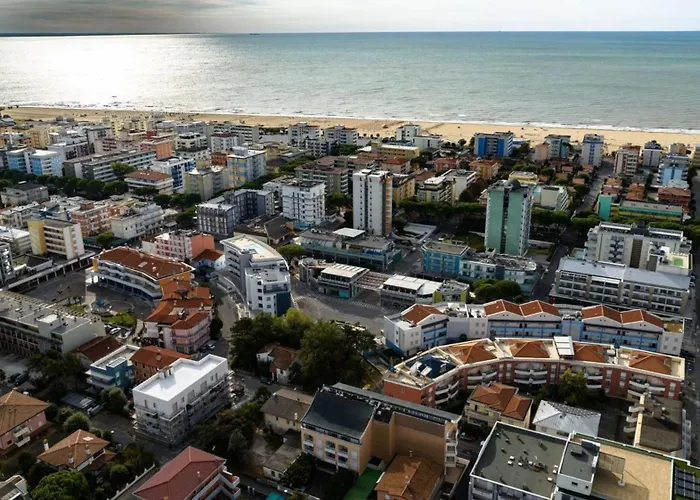 Apartman Tastefully Furnished Flat With Pool And Area