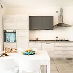 Tastefully Furnished Flat With Pool And Area *