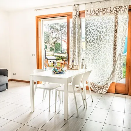 Comfortable Flat With Pool And Space Apartment