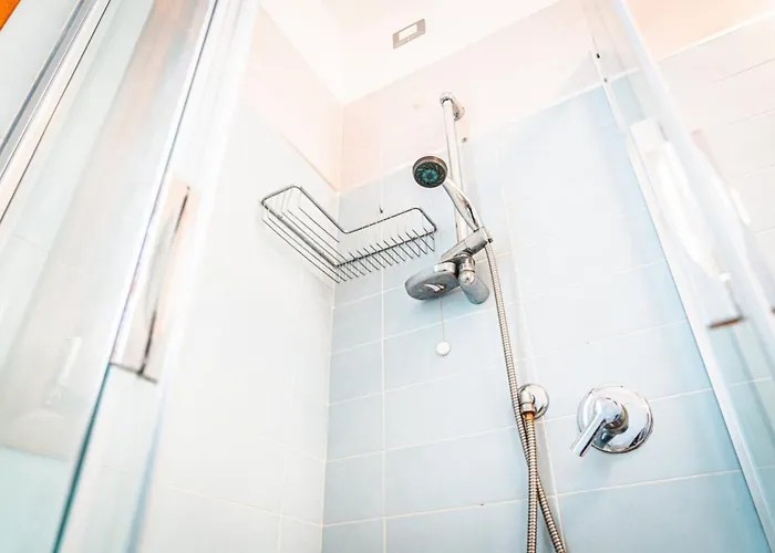 Tastefully Furnished Flat With Pool And Area بيبيوني